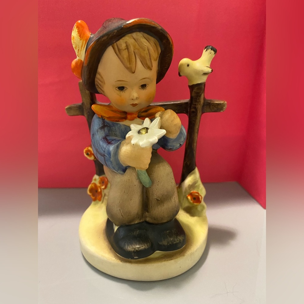*SALE* Hummel ‘She Loves me, She Loves Me Not!’, # 174, excellent condition!